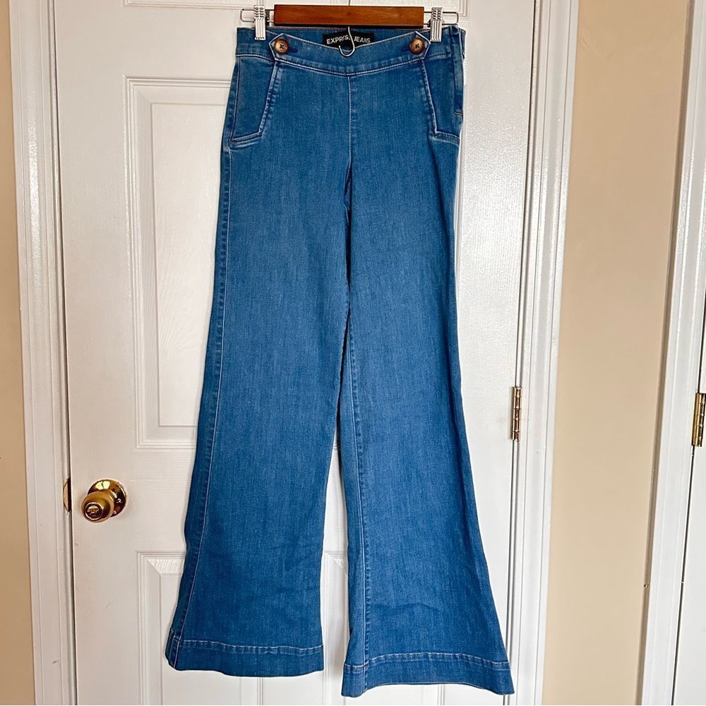 Express Flare Jeans